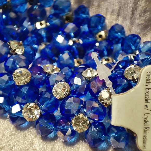 Vibrant Blue Aurora Borealis Prong Set Clear Rhinestone Stretch Bracelet NWT - Picture 10 of 10